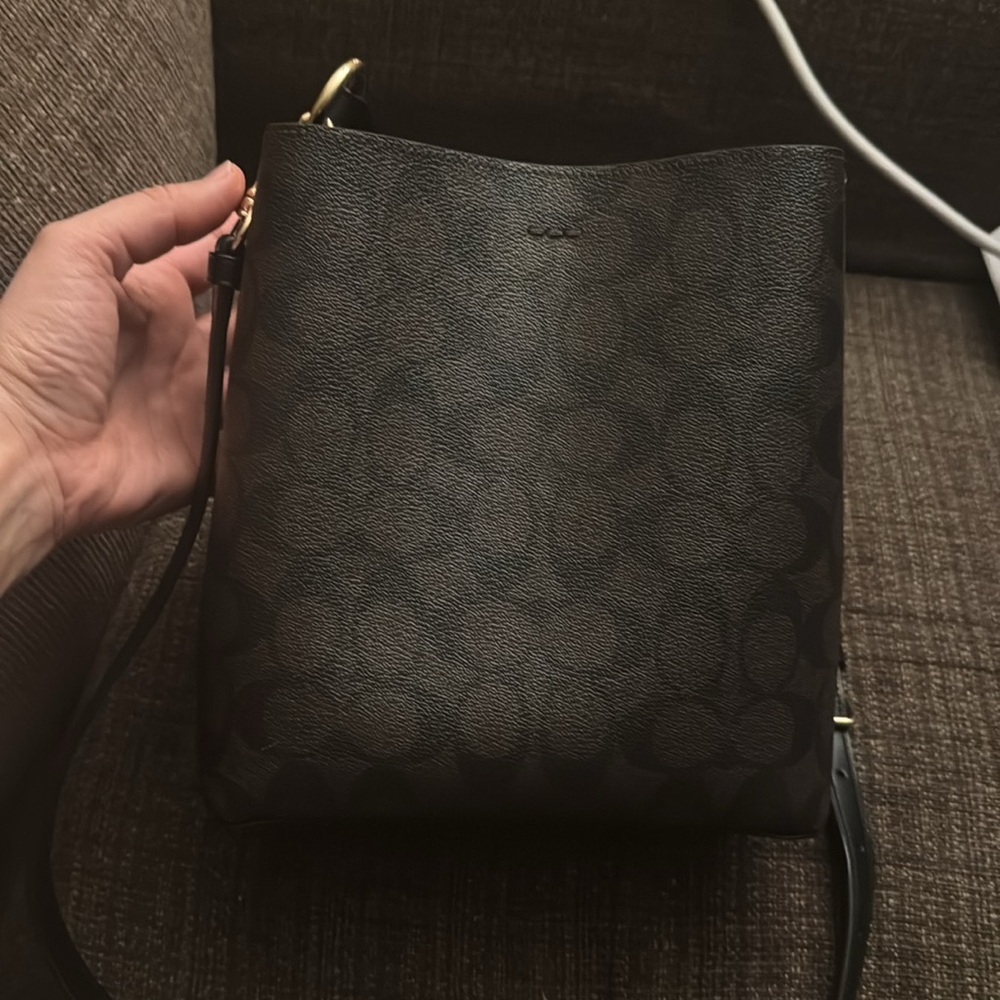 Coach, Mollie Bucket Bag 22 In Signature Canvas - Picture 11 of 16